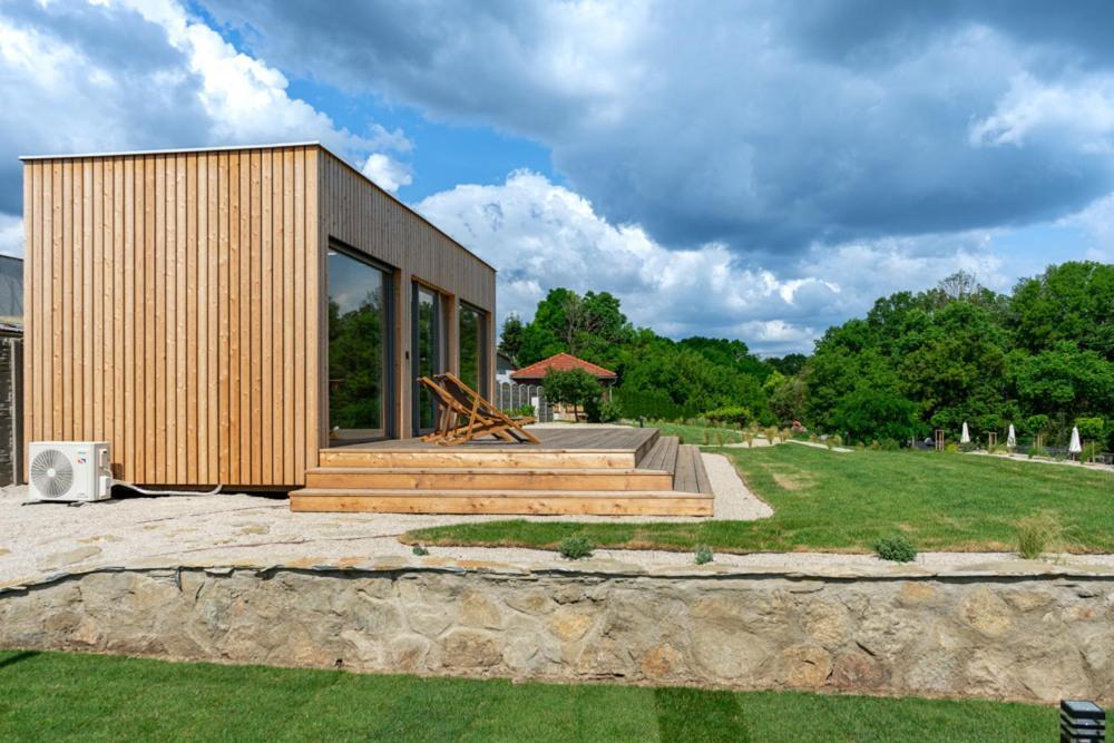 Penzion Vcelarsky Dvur Lednice Exterior photo
